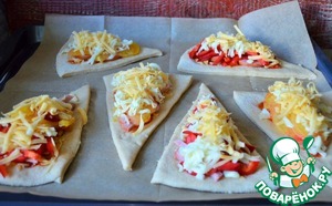 Мини пиццы с сервелатом и овощами Мини пиццы с сервелатом и овощами
