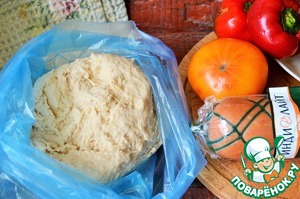 Мини пиццы с сервелатом и овощами Мини пиццы с сервелатом и овощами