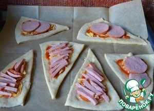 Мини пиццы с сервелатом и овощами Мини пиццы с сервелатом и овощами