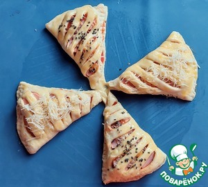 Закрытые мини-пиццы с сосисками