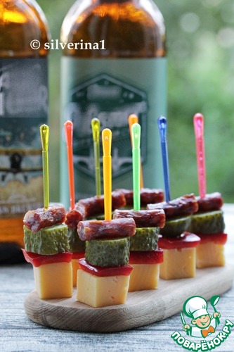 Канапе с сыром и колбасками Канапе с сыром и колбасками