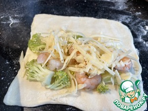 Слойки с брокколи и креветками