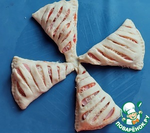 Закрытые мини-пиццы с сосисками