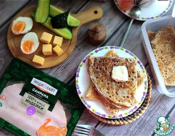 Тонкие ажурные дрожжевые блины с ветчиной