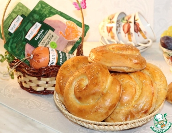 Дрожжевые лепешки на йогурте с начинкой Дрожжевые лепешки на йогурте с начинкой