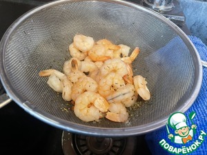 Слойки с брокколи и креветками