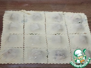 Закусочные слойки с колбасной начинкой Закусочные слойки с колбасной начинкой