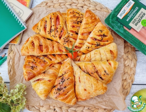 Закрытые мини-пиццы с сосисками