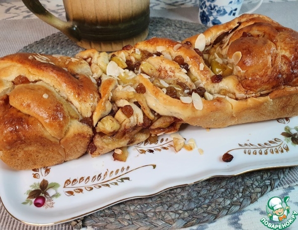 Сдобная плетенка с яблоками