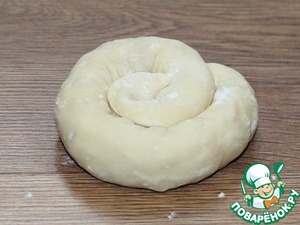 Дрожжевые лепешки на йогурте с начинкой Дрожжевые лепешки на йогурте с начинкой