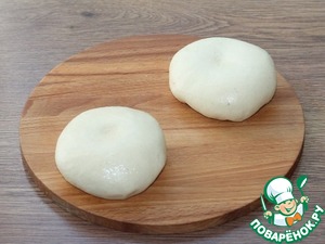 Закусочные слойки с колбасной начинкой Закусочные слойки с колбасной начинкой