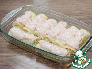 Блины с колбасой, сыром и кабачком