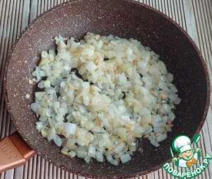 Капустная солянка с сосисками в мультиварке