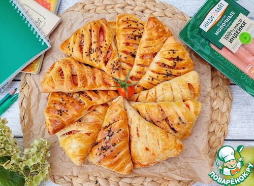 Закрытые мини-пиццы с сосисками