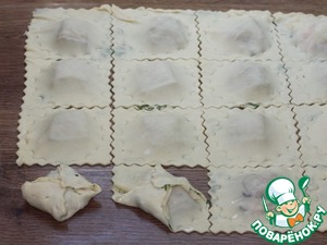 Закусочные слойки с колбасной начинкой Закусочные слойки с колбасной начинкой