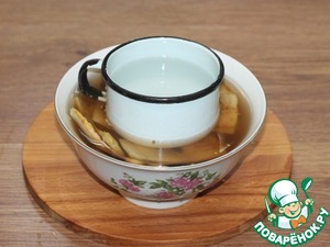 Закусочные слойки с колбасной начинкой Закусочные слойки с колбасной начинкой