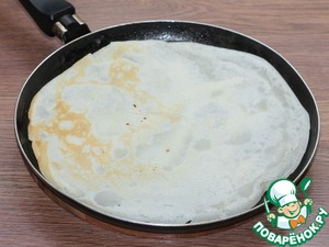 Блины с колбасой, сыром и кабачком