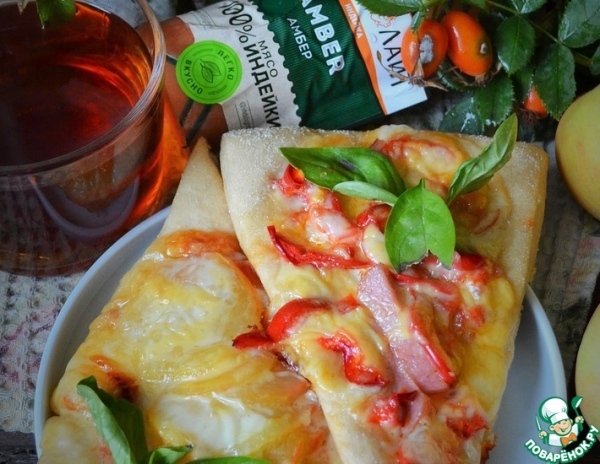 Мини пиццы с сервелатом и овощами Мини пиццы с сервелатом и овощами