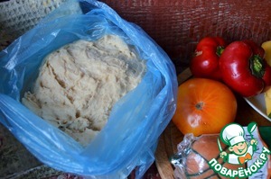 Мини пиццы с сервелатом и овощами Мини пиццы с сервелатом и овощами