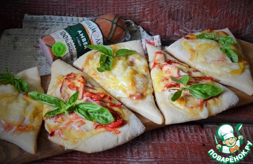 Мини пиццы с сервелатом и овощами Мини пиццы с сервелатом и овощами