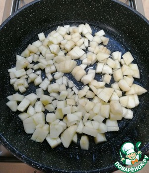 Форель радужная тушеная в яблоках Форель радужная тушеная в яблоках