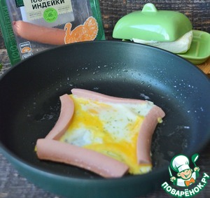 Яичница с сосисками "Весёлая геометрия" Яичница с сосисками "Весёлая геометрия"