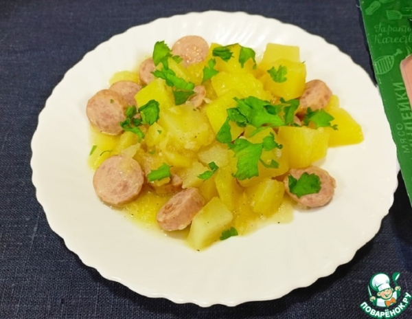 Картофель с сосисками