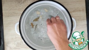 Курица горячего копчения в коптилке