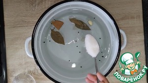 Курица горячего копчения в коптилке