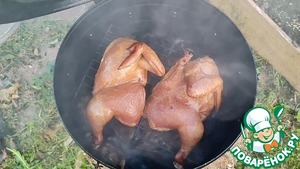 Курица горячего копчения в коптилке