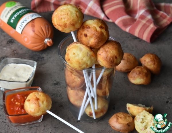 Мини пончики с колбасой и сыром Мини пончики с колбасой и сыром