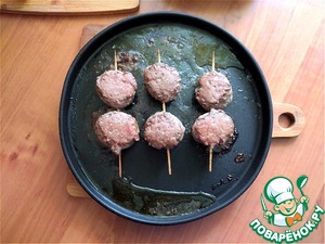 Перекус в ланч-боксе с тефтелями Перекус в ланч-боксе с тефтелями