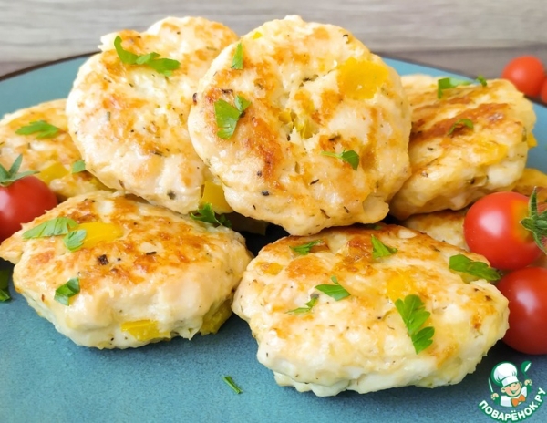 Рубленые куриные котлеты с болгарским перцем Рубленые куриные котлеты с болгарским перцем
