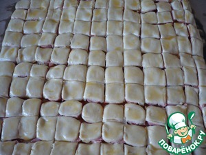 Слоеные "подушечки" с сосисками для перекуса