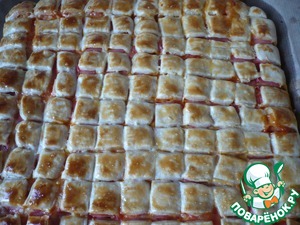 Слоеные "подушечки" с сосисками для перекуса