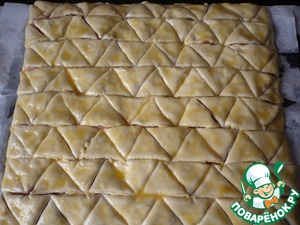 Слоеные треугольнички с колбасой "Вермонт" Слоеные треугольнички с колбасой "Вермонт"