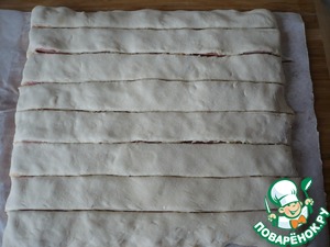 Слоеные треугольнички с колбасой "Вермонт" Слоеные треугольнички с колбасой "Вермонт"