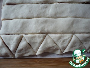 Слоеные треугольнички с колбасой "Вермонт" Слоеные треугольнички с колбасой "Вермонт"