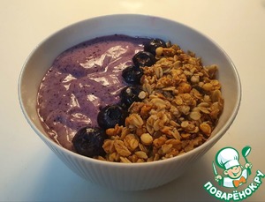 Смузи-боул с черникой