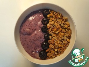 Смузи-боул с черникой