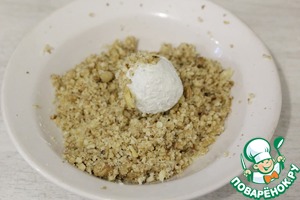 Сырные шарики в ореховой крошке Сырные шарики в ореховой крошке