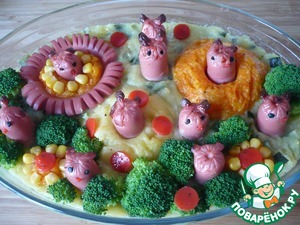 Запеканка из овощного пюре с сосисками Запеканка из овощного пюре с сосисками