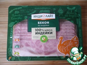 Завтрак из бекона и яичницы