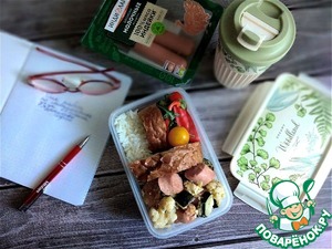 Жареные капуста и кабачки с сосисками