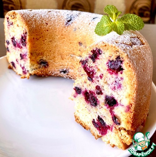 Кекс с черной смородиной