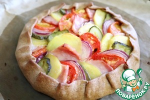 Галета с картофелем, помидорами и ветчиной Галета с картофелем, помидорами и ветчиной