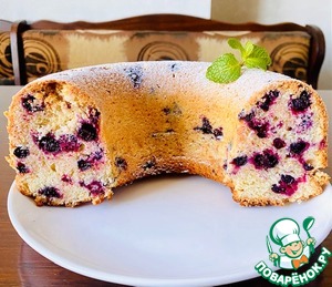 Кекс с черной смородиной