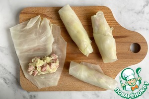 Капустные трубочки с сосисками и картофелем Капустные трубочки с сосисками и картофелем