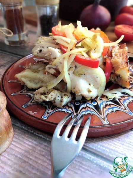 Курица на хлебе с овощами