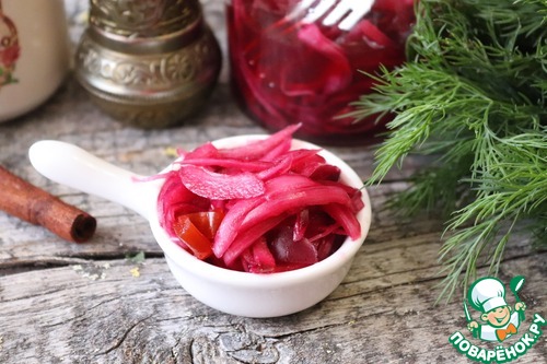 Острый маринованный лук с корицей